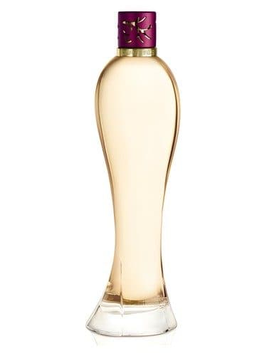 Juliana Paes Essence